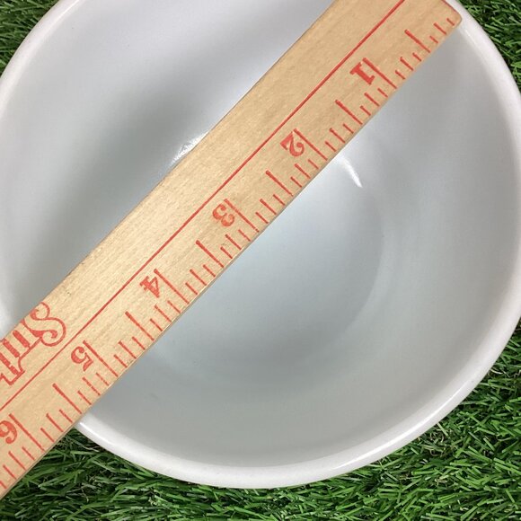 Vintage Milk Glass Bowl Small 5.5" - Picture 7 of 8